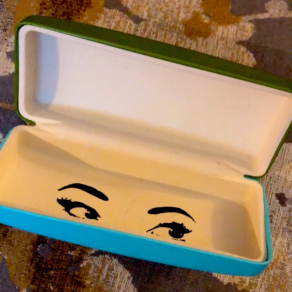 Kate spade glasses case❤️NEW⬇️⬇️⬇️⬇️ THROUGHOUT MY CLOSET🔴SALE